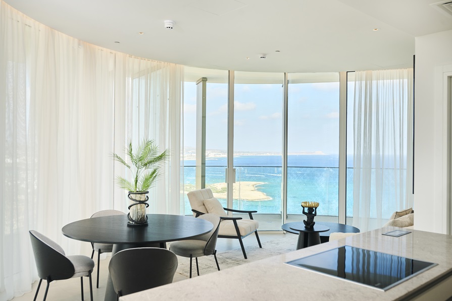 3 Bedroom Marina Apartment For Sale
