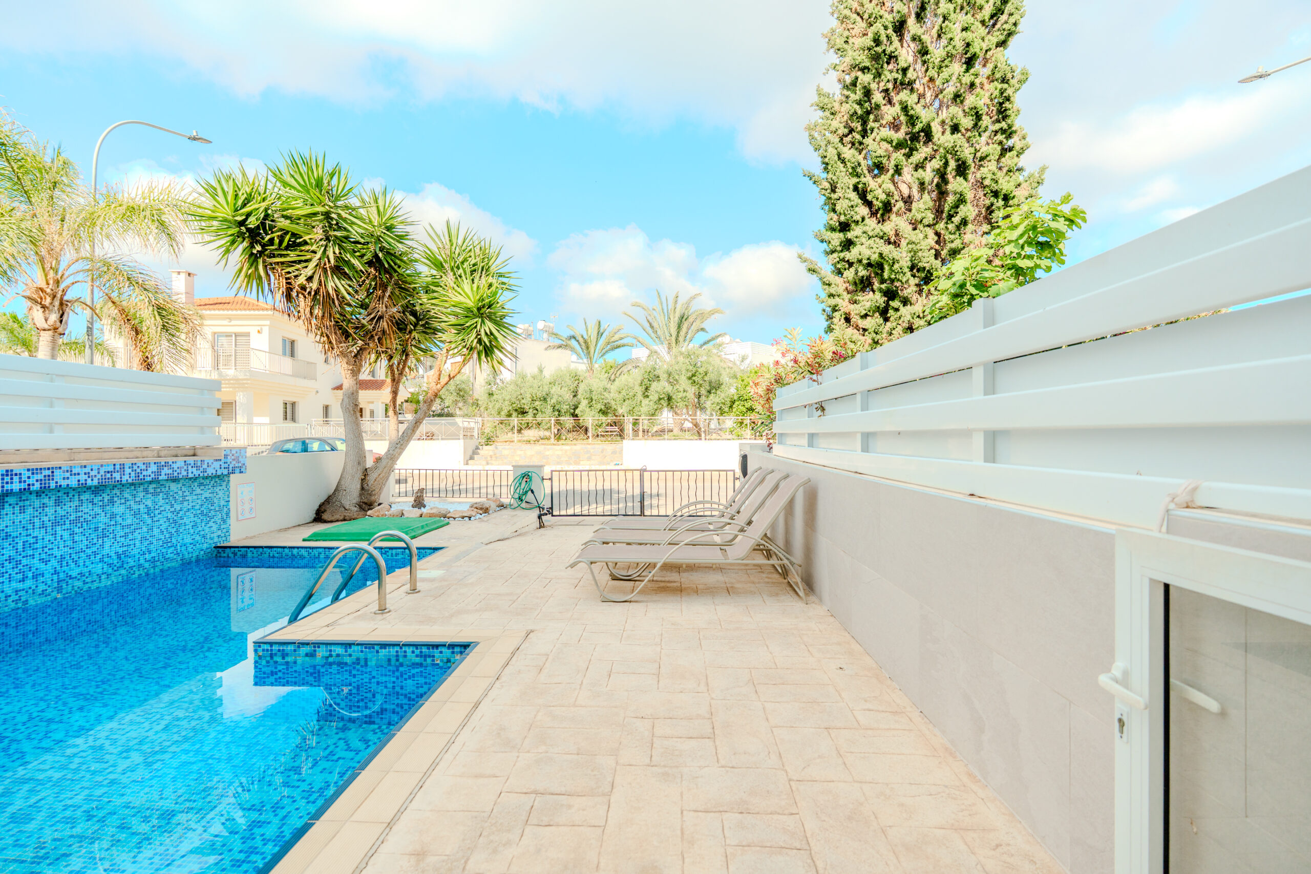 2 Bedroom Town House  For Sale