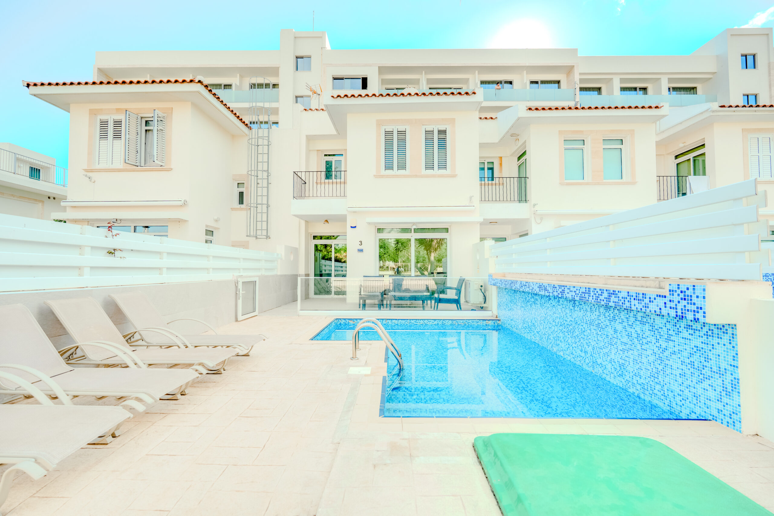 2 Bedroom Town House  For Sale