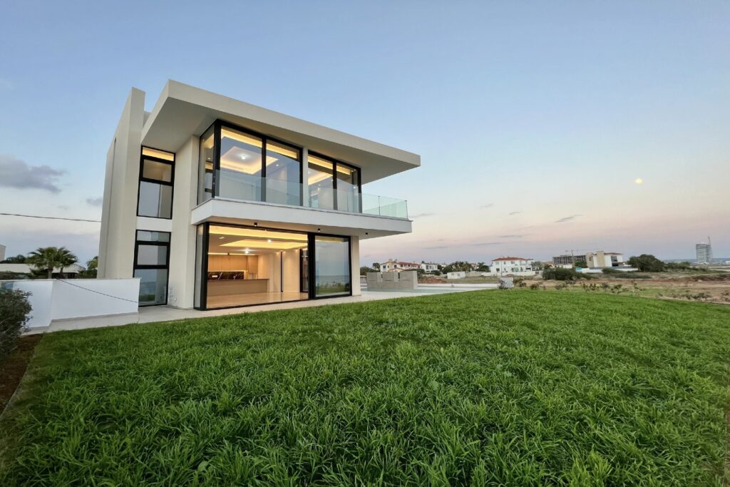 4 Bedroom Villa For Sale in Ayia Thekla