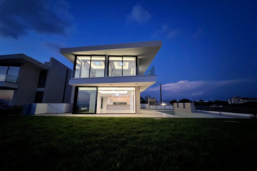 EXTERIOR (8)