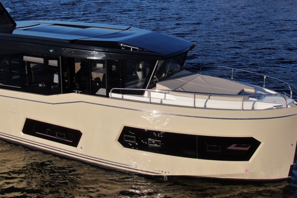 Cobra Yachts, Campione 41 Coupe
